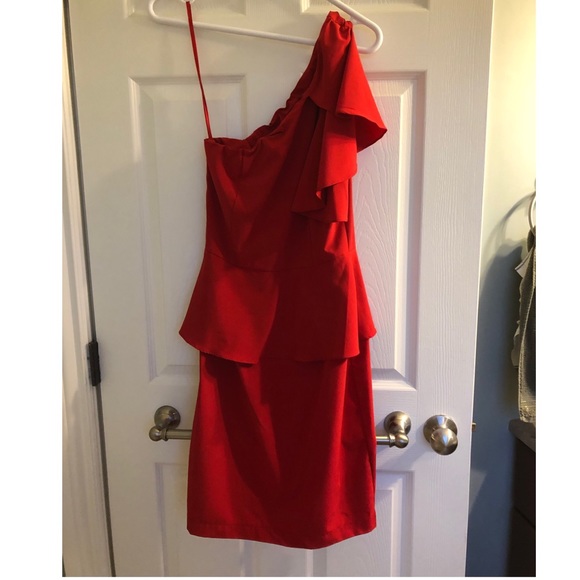 Elegant one shoulder red dress - Picture 7 of 10